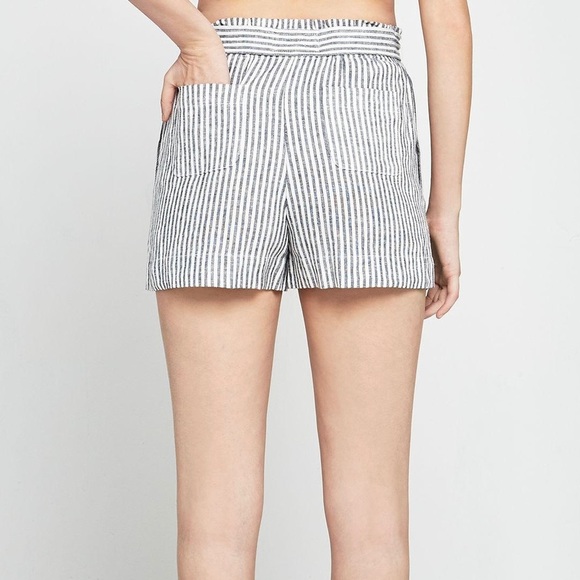 BCBGeneration pinstripe shorts - Picture 2 of 5